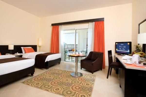 Swiss Inn Teda Hotel & Aqua Park Ajn-Szuhna Kültér fotó