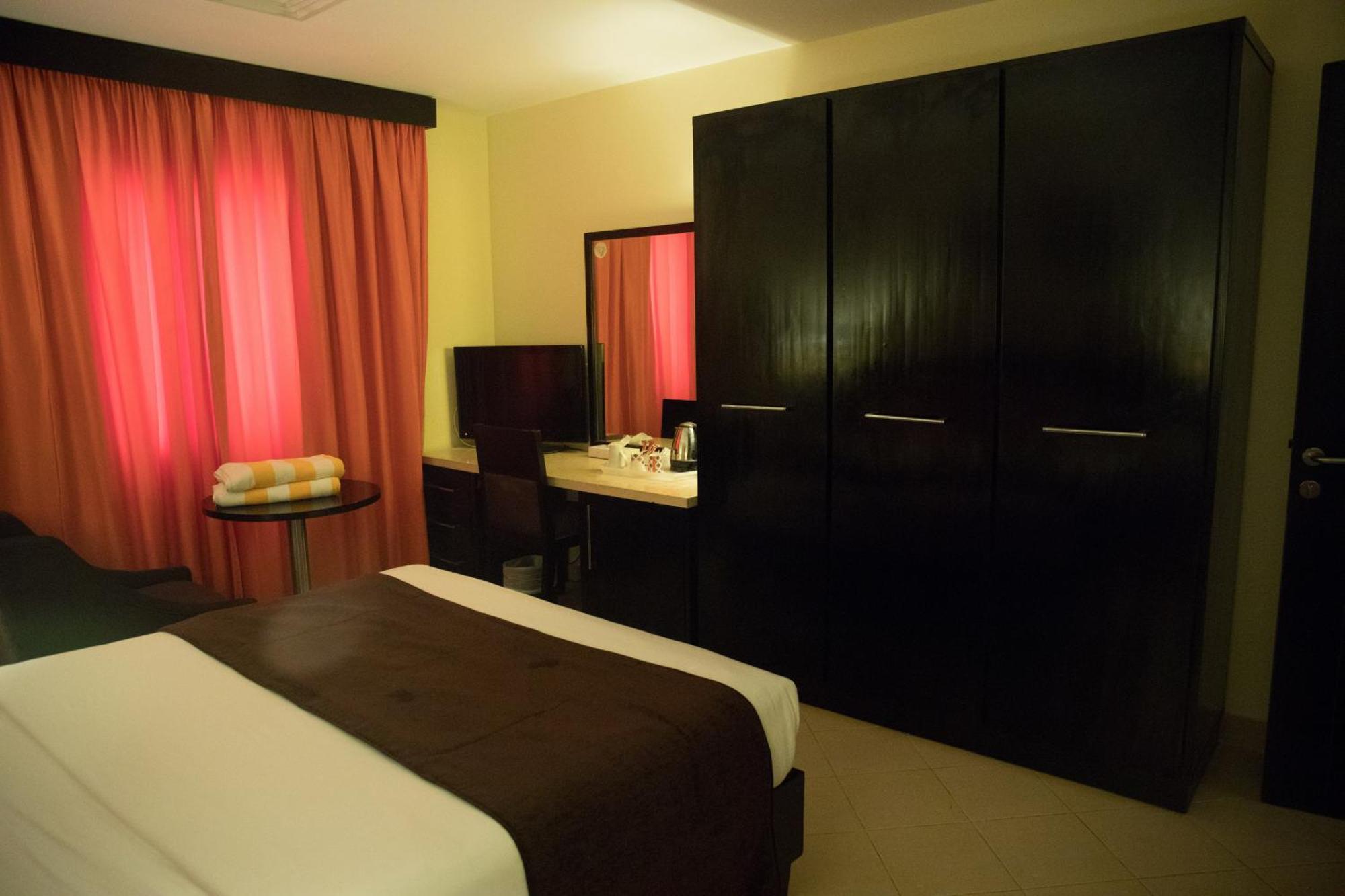 Swiss Inn Teda Hotel & Aqua Park Ajn-Szuhna Kültér fotó